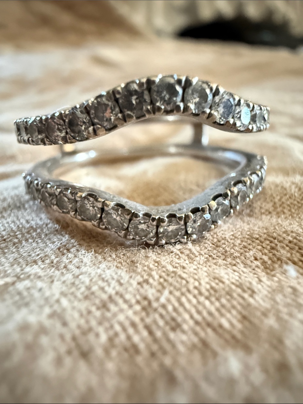 The Leo ideal cut diamond 14 white gold